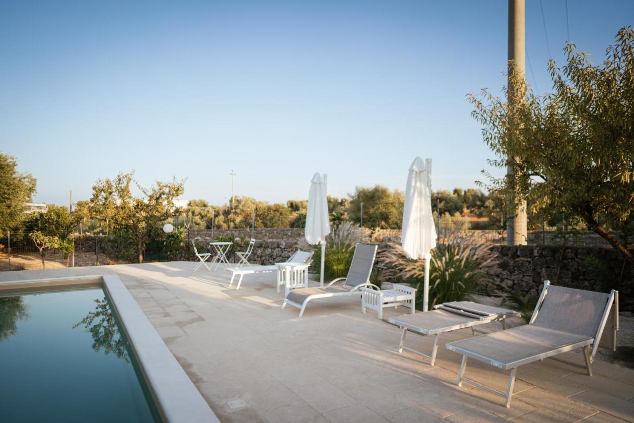Prestigiosa Villa Con Piscina Condominiale Monopoli Exterior foto