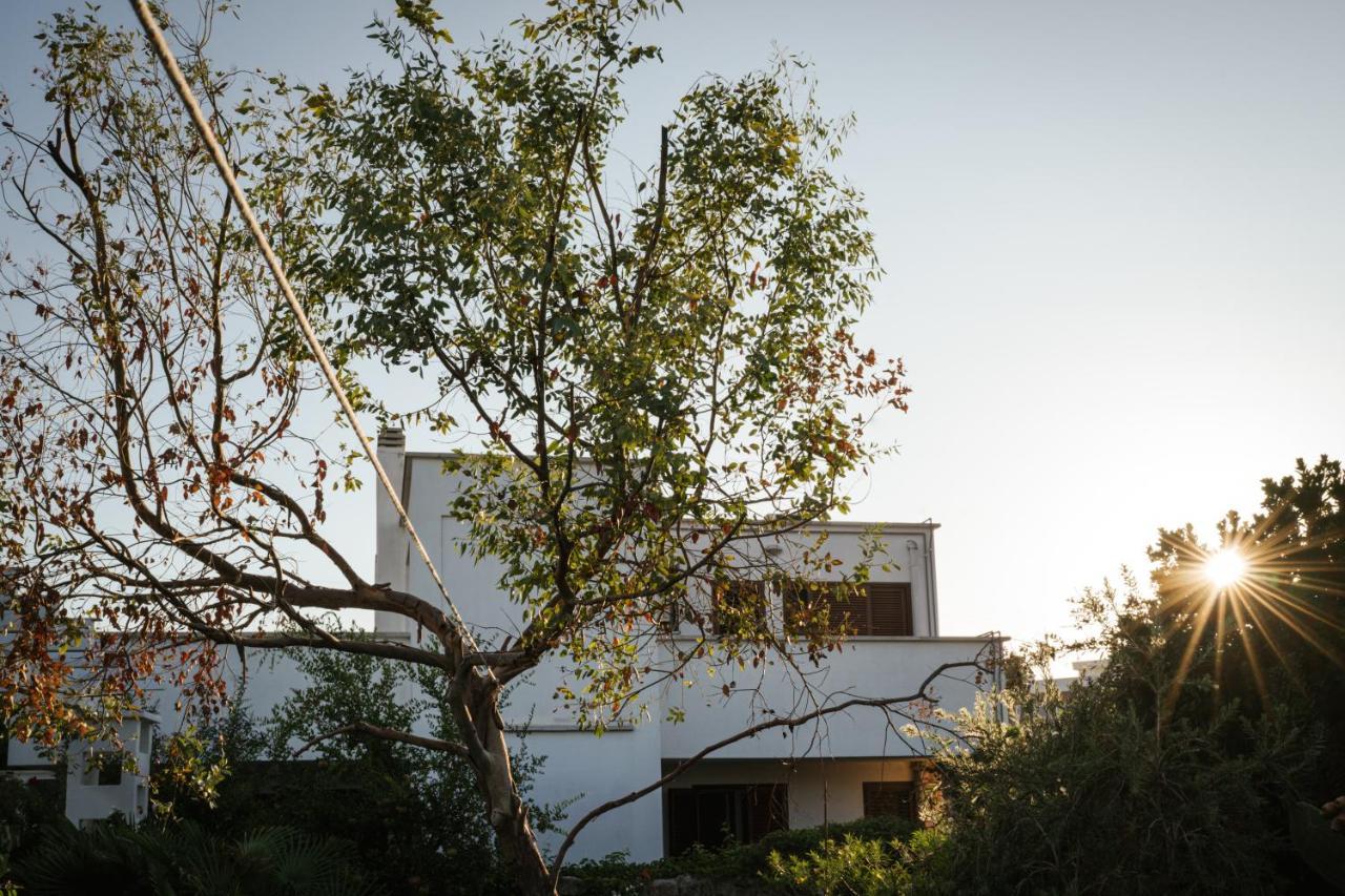 Prestigiosa Villa Con Piscina Condominiale Monopoli Exterior foto